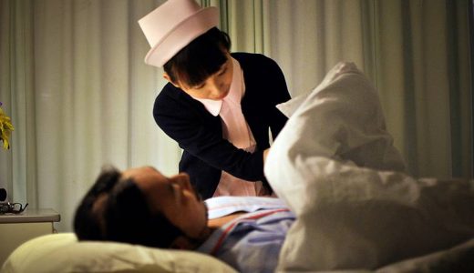 夜勤の熟女看護師 欲求不満おばさんナースはカッチカチ勃起チ○コで夜中に発情！！特選 01