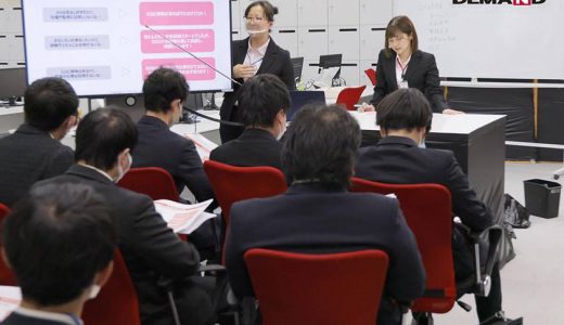 SOD女子社員 絶頂！イキまくり会社説明会 2023再開！ 就活生来社説明会 情熱と感度が過去イチと噂の生真面目系チーフ候補生3名を緊急抜擢！痙攣数134回！！総イキ潮量69mlながらも弊社の魅力を伝えきる！ 宮本ちえ 月谷あかり 広尾ゆき